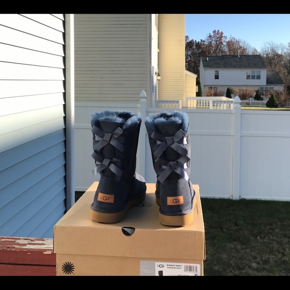 UGG Bailey Bow II - Picture 2 of 6